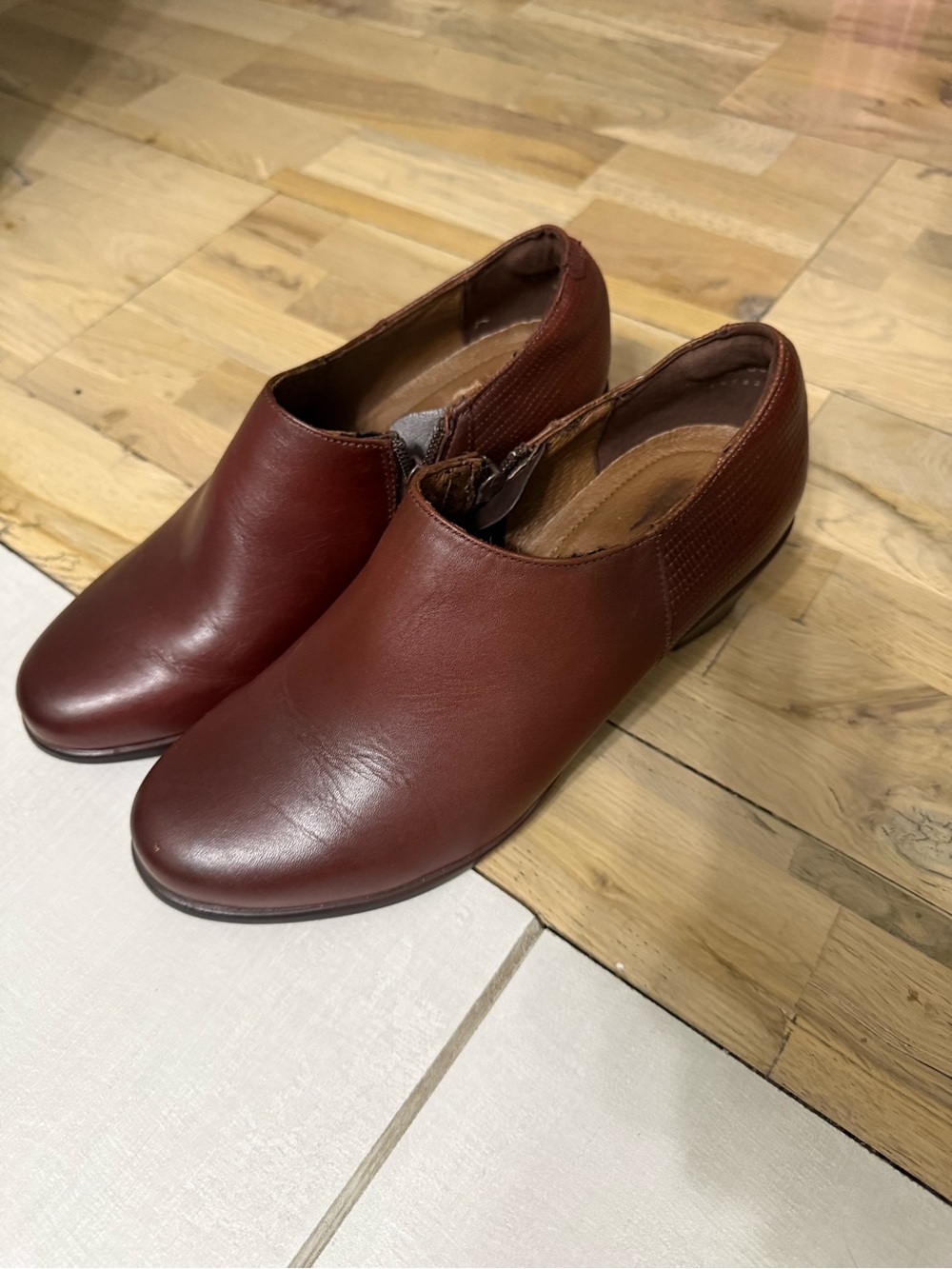 Classic Slip-On Leather Ankle Shoe in Deep Brown | Flexi Shoes | size 8